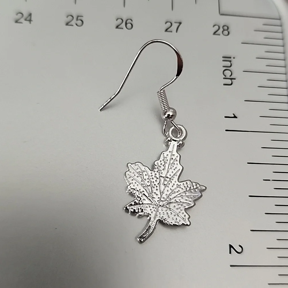 925S post Maple Leaf Earrings Tibeten Alloy Shiny Silver